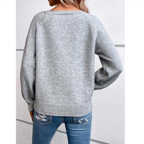 Grey Knit Pullover Sweater Neck Keyhole Button Detail Long Sleeve - Picture 4 of 6